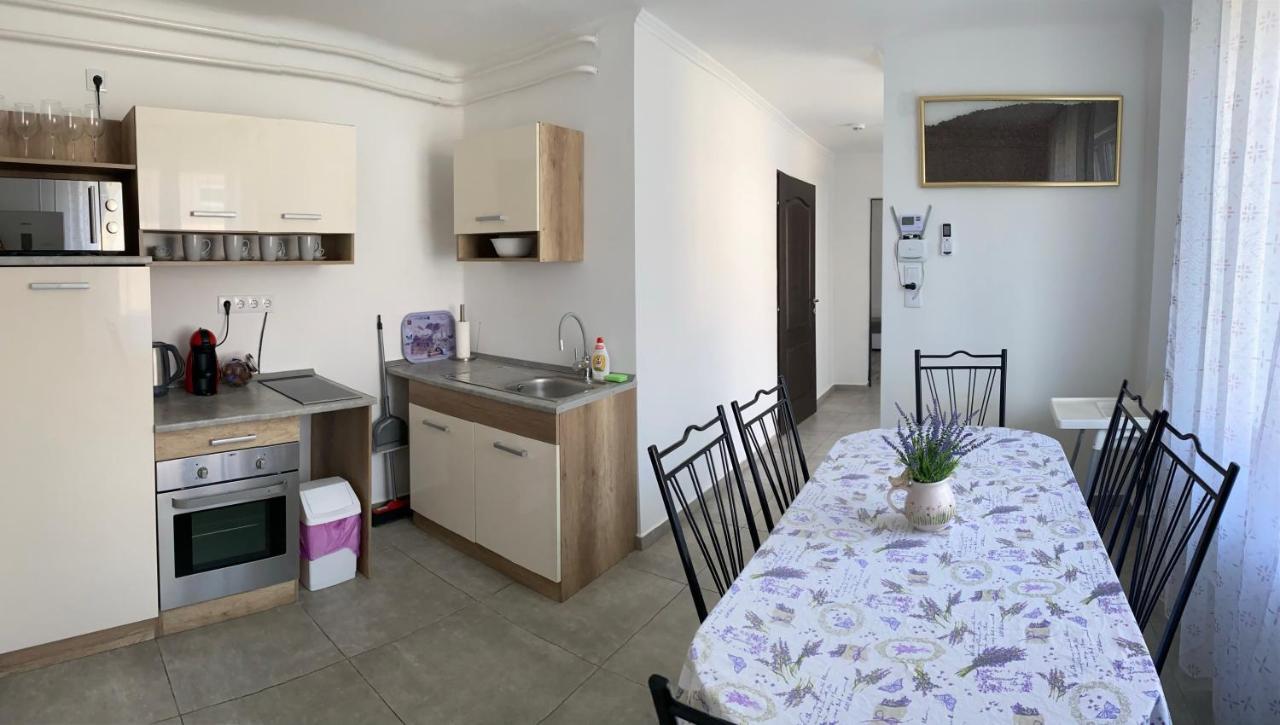Lavender Garden Apartment 데브레첸 외부 사진